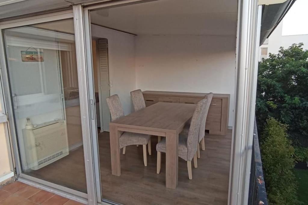 Appartement En Bord De Plage - A 50 M De La Mer Canet-en-Roussillon Exteriör bild